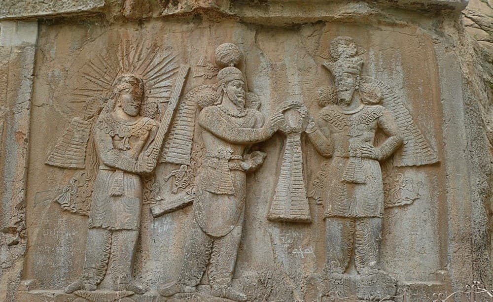 تاجگذاری اردشیر دوم شاهنشاه ایران از دودمان ساسانی