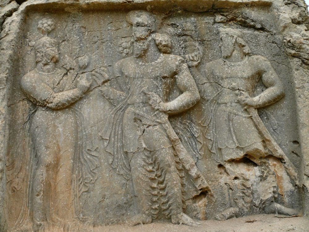 سنگ نگاره ازدواج شاهنشاه و شهبانو